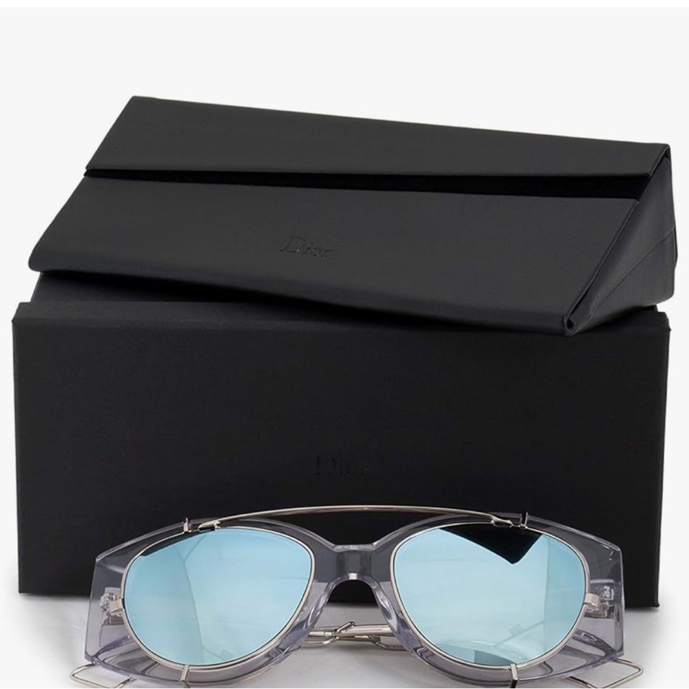Used ONCE. Brand: Christian Dior Model: DiorExperience - LIMITED EDITION